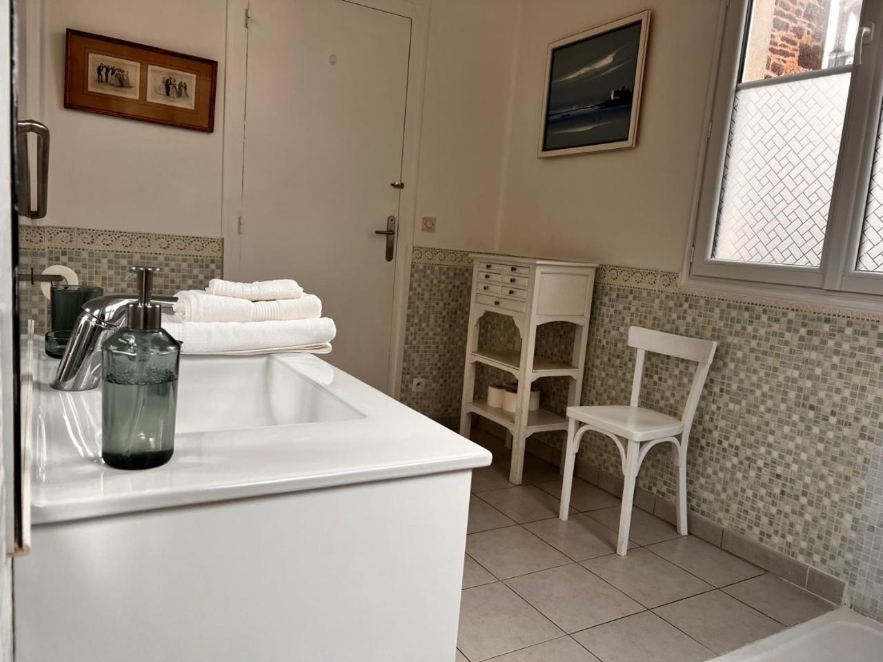 Le Manoir De La Cane Montfort-sur-Meu Екстер'єр фото